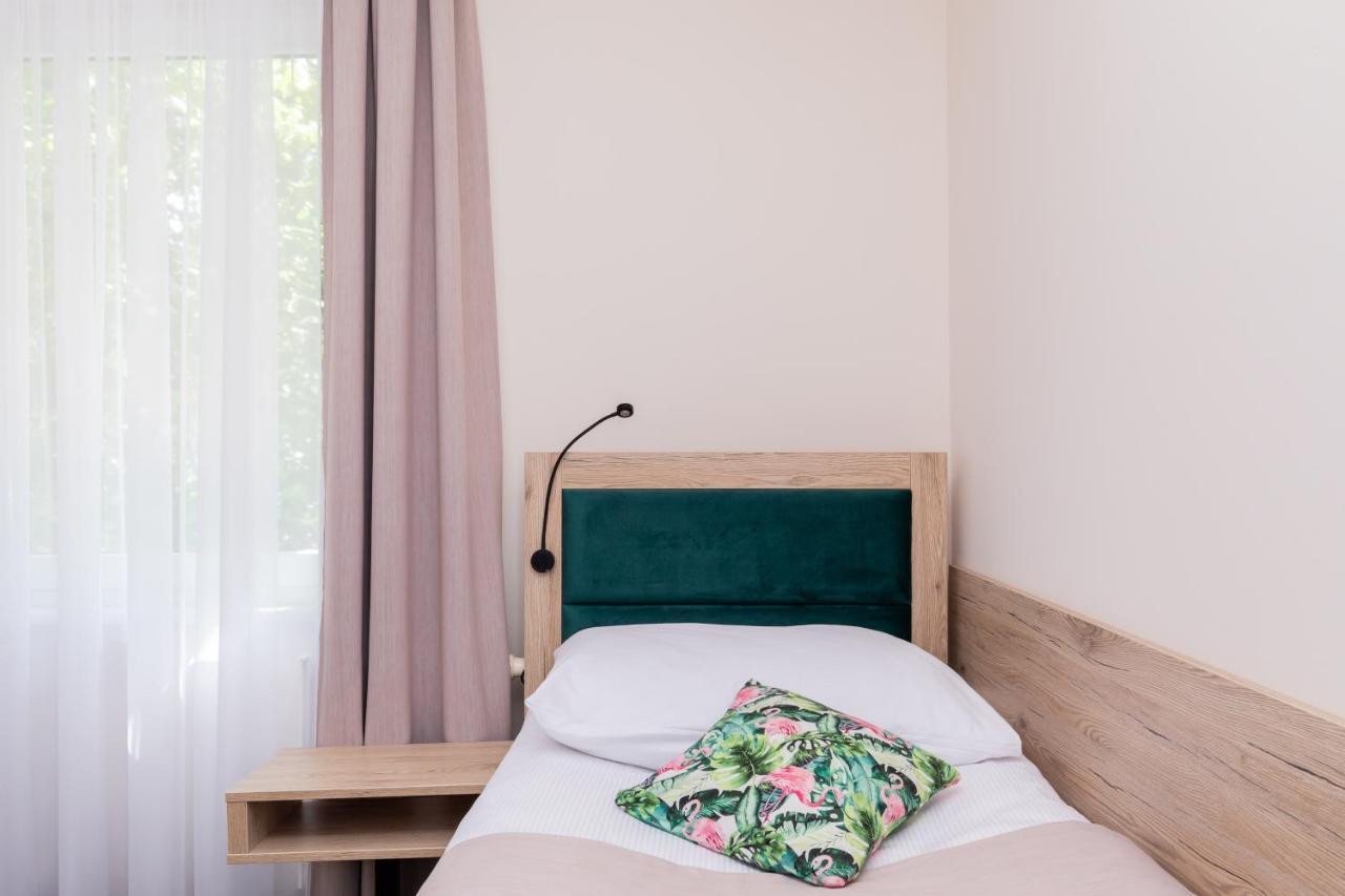 Flamingo Apartment โปเบียโรโว ภายนอก รูปภาพ