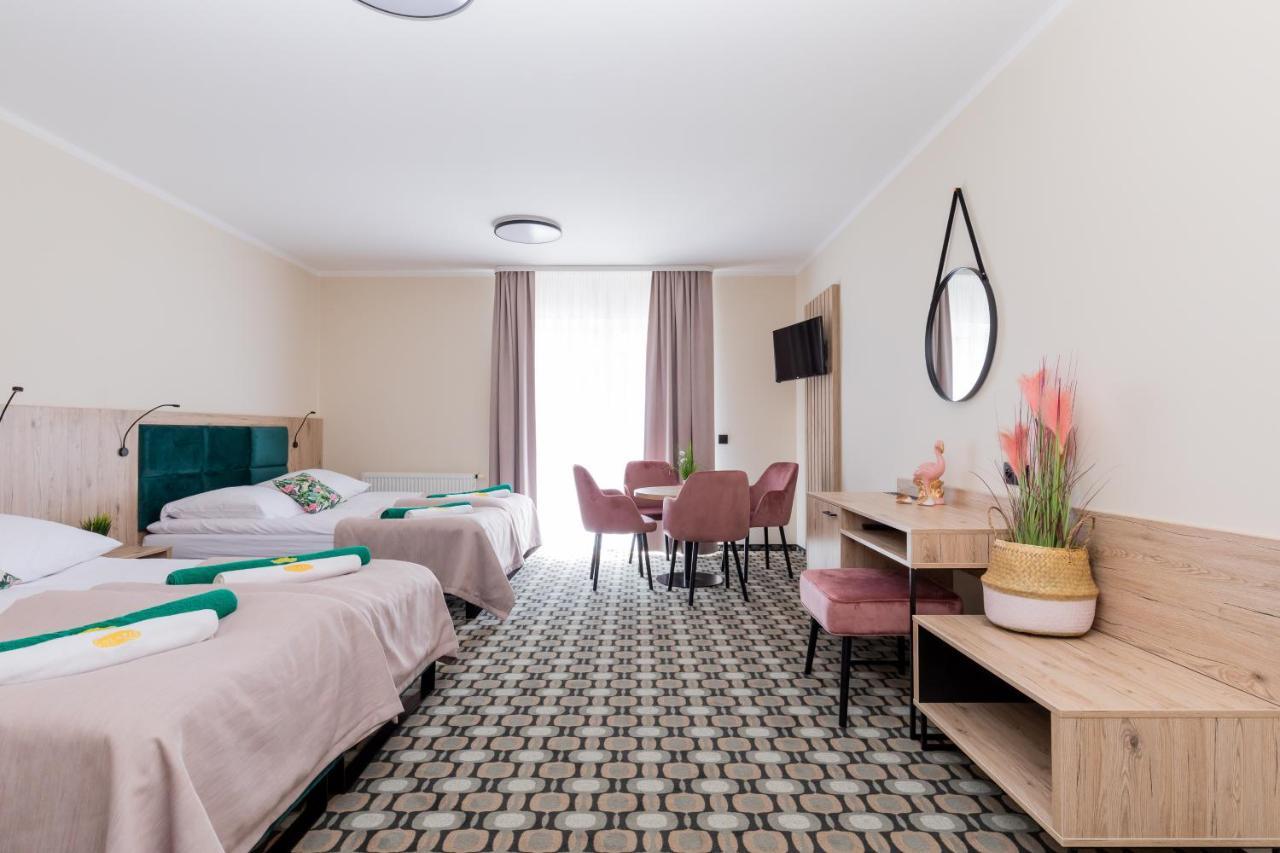 Flamingo Apartment โปเบียโรโว ภายนอก รูปภาพ