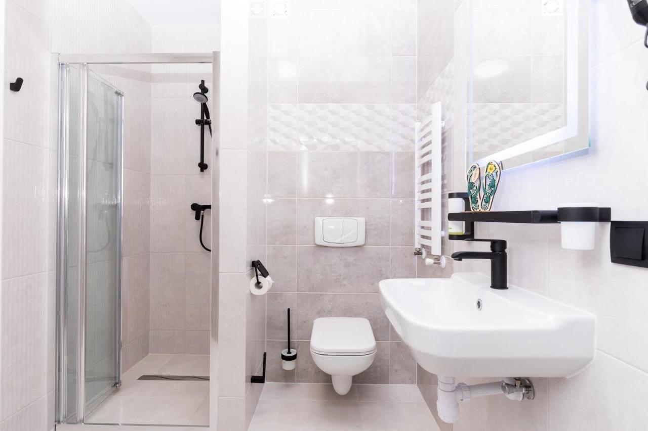 Flamingo Apartment โปเบียโรโว ภายนอก รูปภาพ