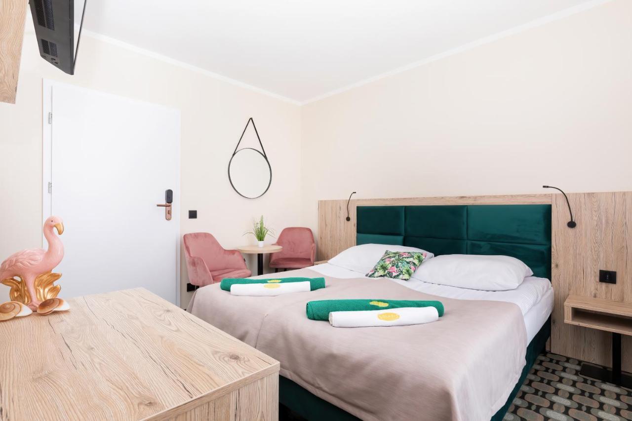 Flamingo Apartment โปเบียโรโว ภายนอก รูปภาพ
