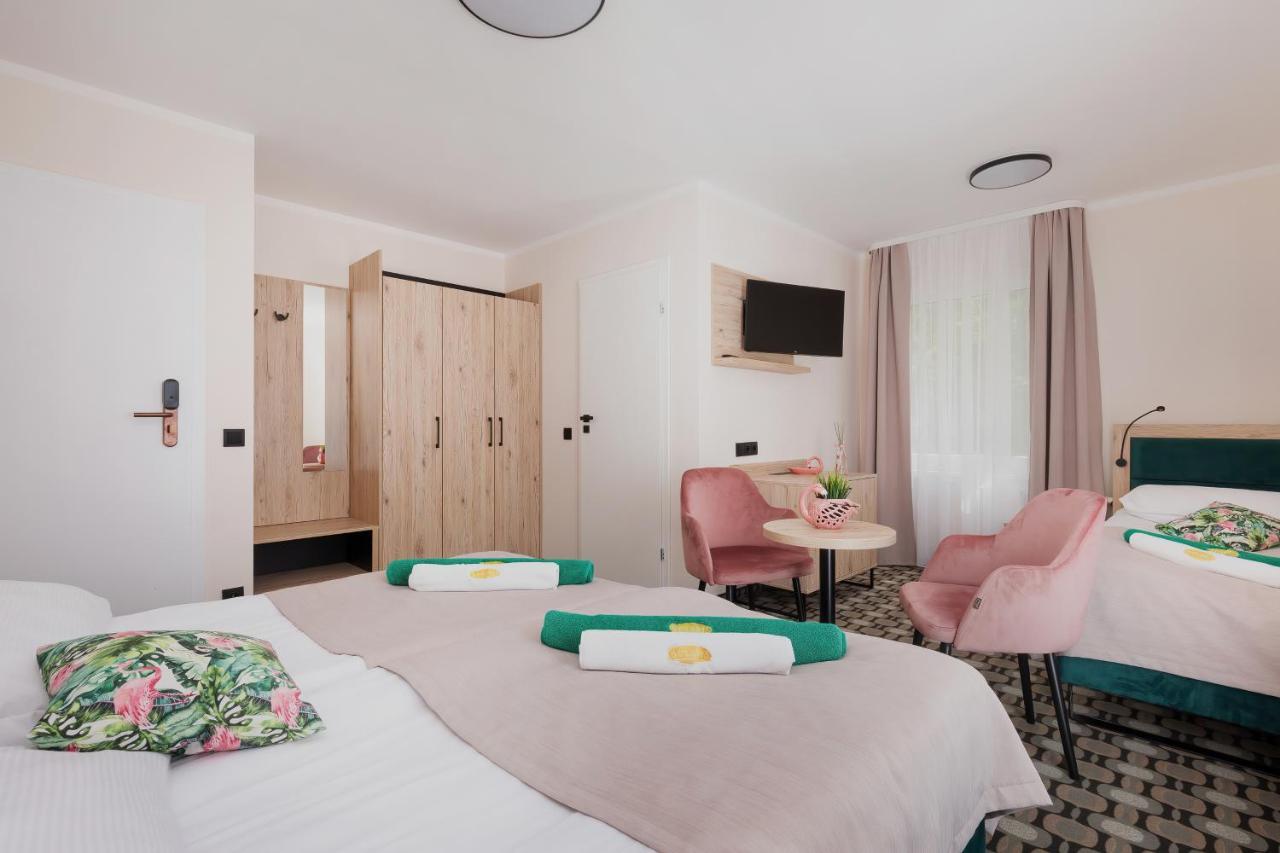 Flamingo Apartment โปเบียโรโว ภายนอก รูปภาพ