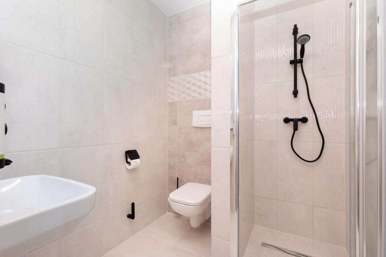Flamingo Apartment โปเบียโรโว ภายนอก รูปภาพ