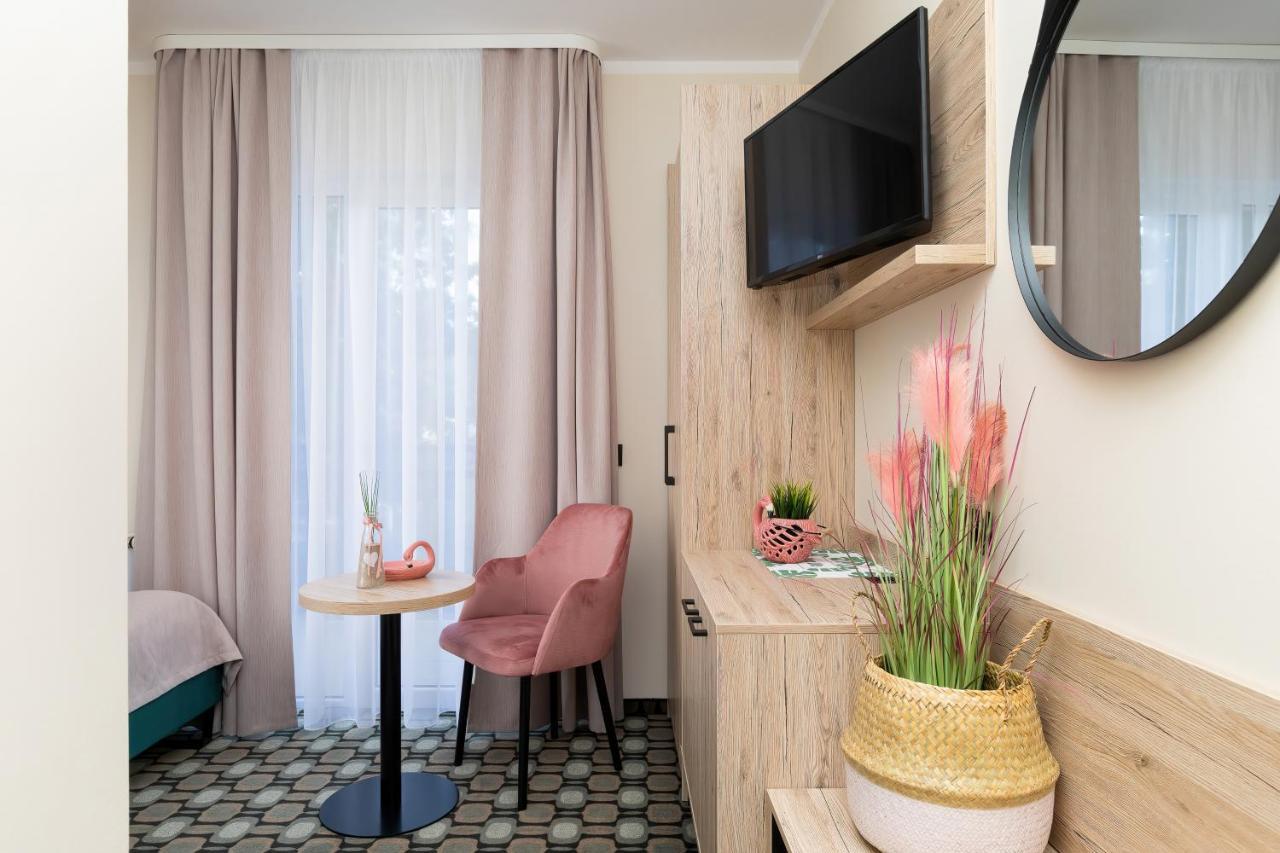 Flamingo Apartment โปเบียโรโว ภายนอก รูปภาพ