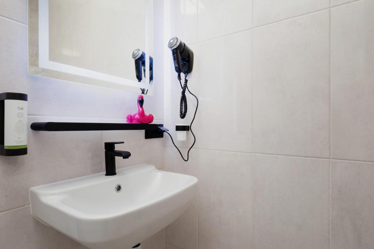 Flamingo Apartment โปเบียโรโว ภายนอก รูปภาพ