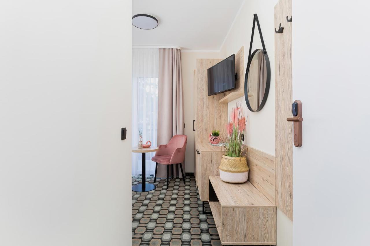 Flamingo Apartment โปเบียโรโว ภายนอก รูปภาพ